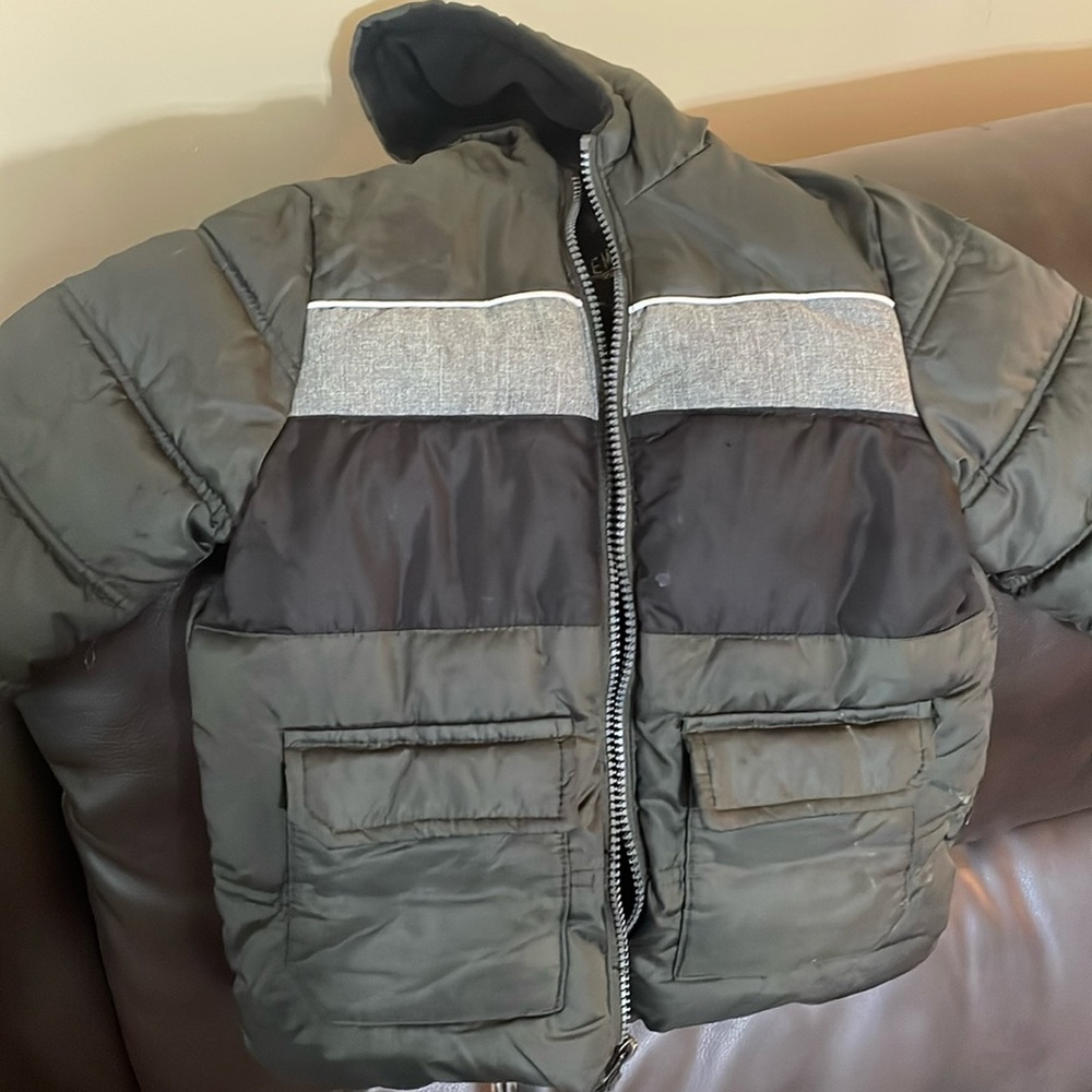Selling a 2T winter coat fleece on the inside very nice on the outside